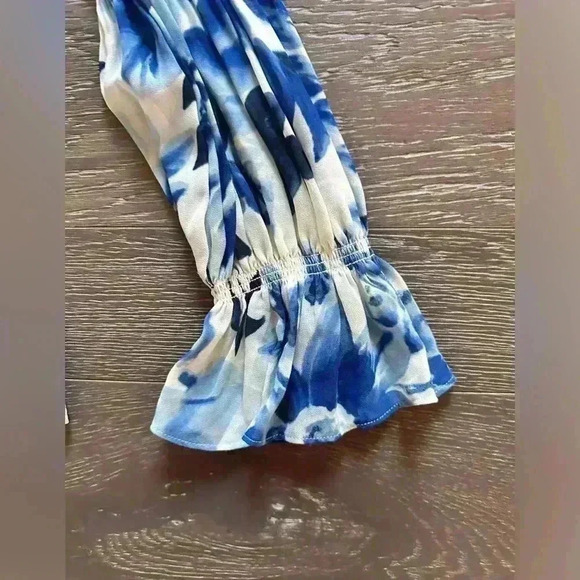 Talbots Blue White Floral Top Long Sleeve Size XS Lightweight 100% Polyester NWT - Picture 3 of 6